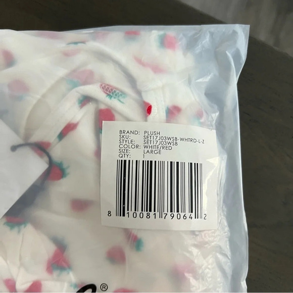 Revolve Plush Strawberry Jersey Pajama Set - Picture 5 of 5
